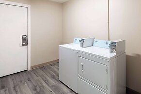 Super 8 by Wyndham Buffalo