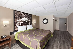 Super 8 by Wyndham Buffalo