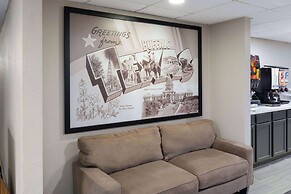 Super 8 by Wyndham Buffalo
