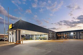 Super 8 by Wyndham Buffalo