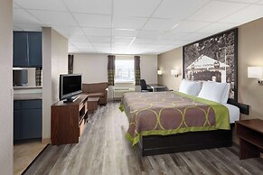 Super 8 by Wyndham Buffalo