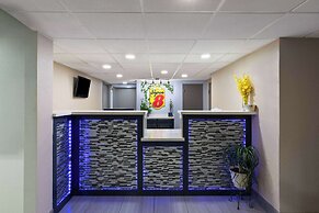 Super 8 by Wyndham Buffalo