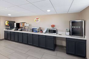 Super 8 by Wyndham Buffalo