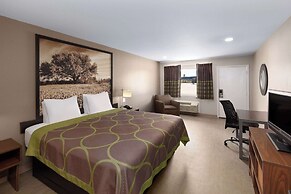 Super 8 by Wyndham Buffalo