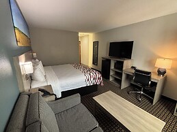 Red Roof Inn & Suites Tomah