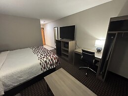 Red Roof Inn & Suites Tomah