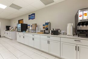 Clarion Pointe Tomah