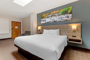 Clarion Pointe Tomah