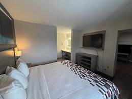 Red Roof Inn & Suites Tomah