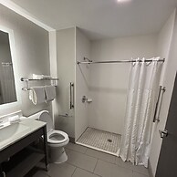 Red Roof Inn & Suites Tomah