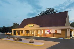 Super 8 by Wyndham Asheville Airport