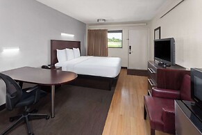 Travelodge by Wyndham Peoria