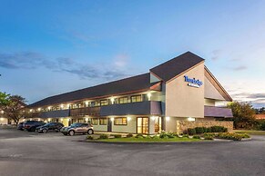 Travelodge by Wyndham Peoria