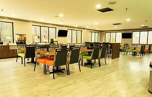 Wyndham Garden Williamsburg Busch Gardens Area