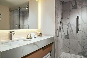 DoubleTree by Hilton Chicago - Magnificent Mile