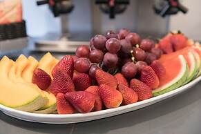 Days Inn by Wyndham Toronto West Mississauga