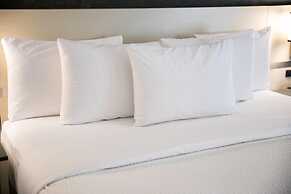 Days Inn by Wyndham Toronto West Mississauga