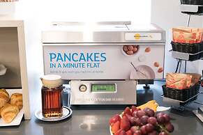 Days Inn by Wyndham Toronto West Mississauga