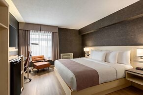 Days Inn by Wyndham Toronto West Mississauga
