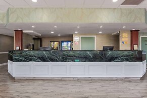 Ramada by Wyndham Altamonte Springs Near I-4