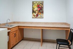 Quality Inn & Suites Coldwater near I-69
