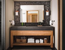 1 Hotel Hanalei Bay