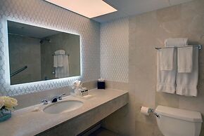 The Roslyn, Tapestry Collection by Hilton