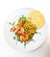 The Roslyn, Tapestry Collection by Hilton