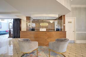 The Roslyn, Tapestry Collection by Hilton