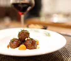 The Roslyn, Tapestry Collection by Hilton