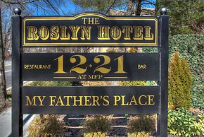 The Roslyn, Tapestry Collection by Hilton