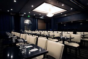 The Roslyn, Tapestry Collection by Hilton