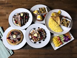 The Roslyn, Tapestry Collection by Hilton