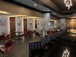 The Roslyn, Tapestry Collection by Hilton