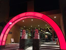 Best Western Plus Dragon Gate Inn