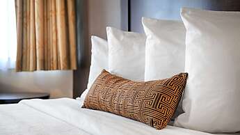 Best Western Plus Dragon Gate Inn