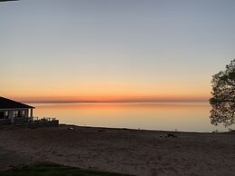 Breakers Resort & Beach Bar