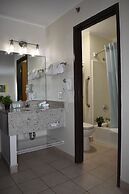 Breakers Resort & Beach Bar