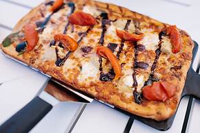 Breakers Resort & Beach Bar