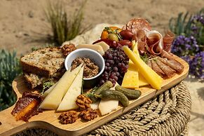 Monterey Beach Hotel, a Tribute Portfolio Hotel by Marriott