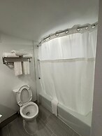 Days Hotel by Wyndham Williamsburg I-64