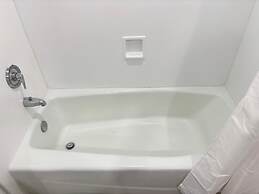 Days Hotel by Wyndham Williamsburg I-64