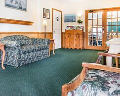 Quality Inn & Suites Mackinaw City Beachfront