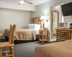 Quality Inn & Suites Mackinaw City Beachfront