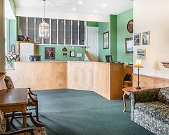 Quality Inn & Suites Mackinaw City Beachfront