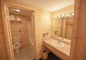 Quality Inn & Suites Mackinaw City Beachfront