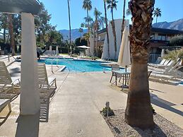 Travelodge by Wyndham Palm Springs