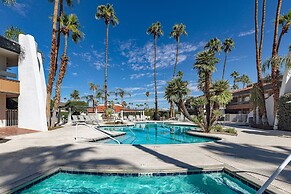 Travelodge by Wyndham Palm Springs