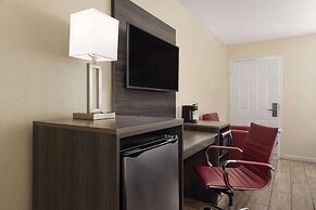 Ramada by Wyndham Kingman