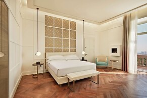 De Bonart Naples, Curio Collection by Hilton